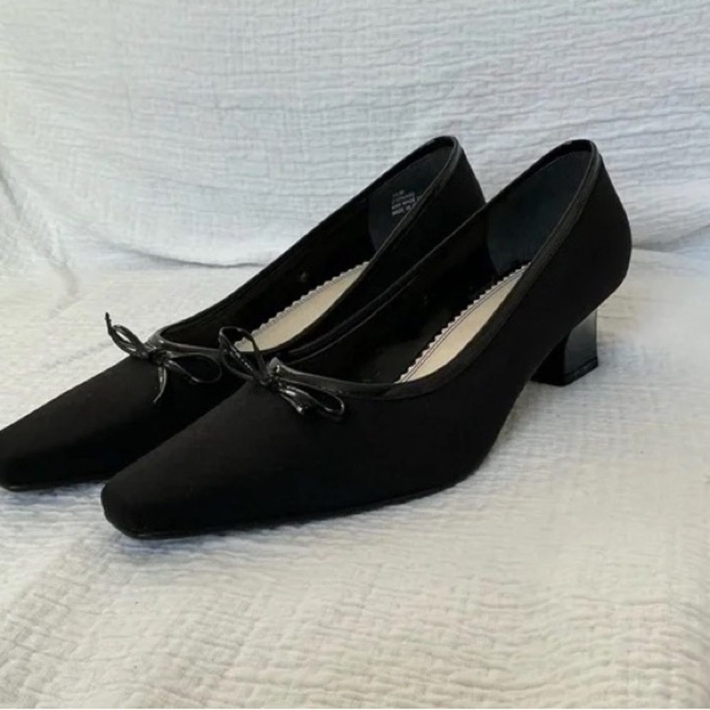 Classic Black Mid Heel